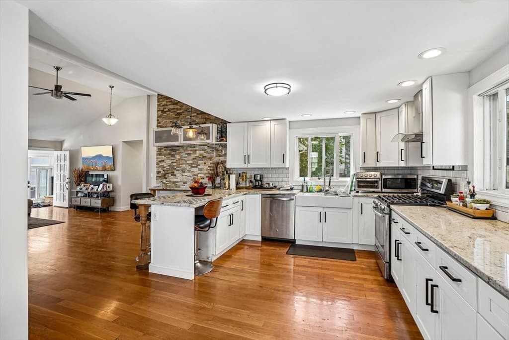 109 Broadsound Ave, Revere MA 02151 photo 11
