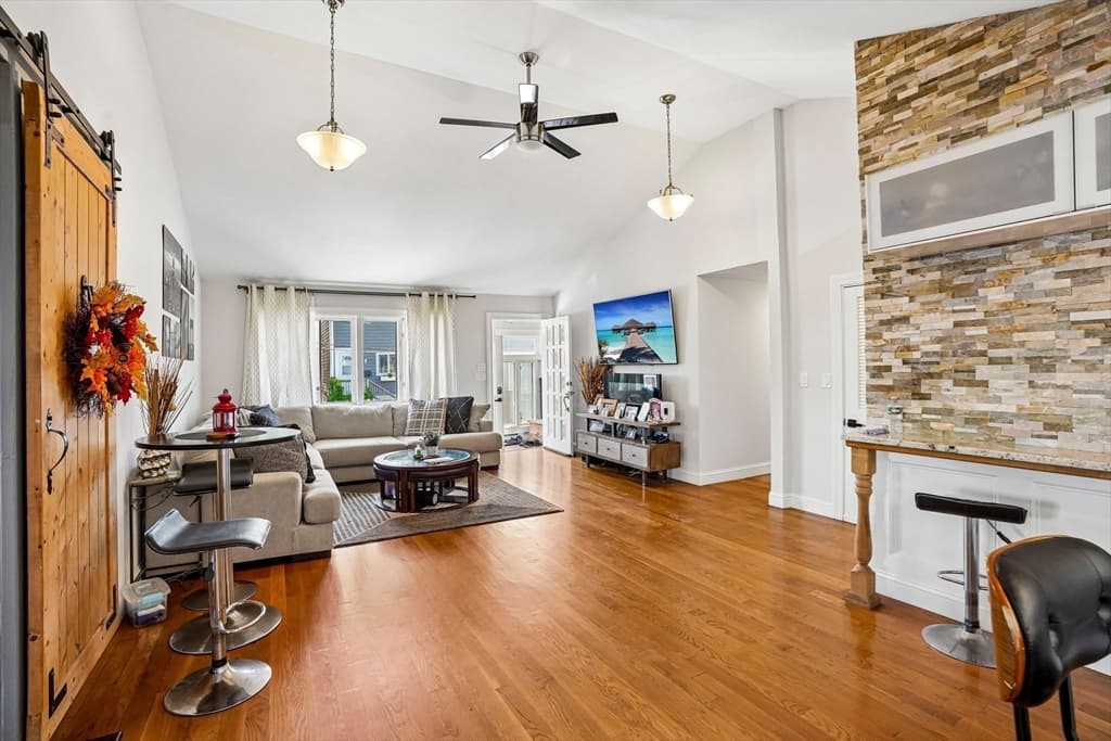 109 Broadsound Ave, Revere MA 02151 photo 8