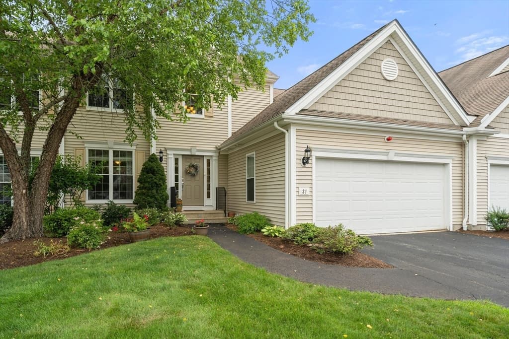 31 Stonebridge Dr # 31, Hanson MA 02341