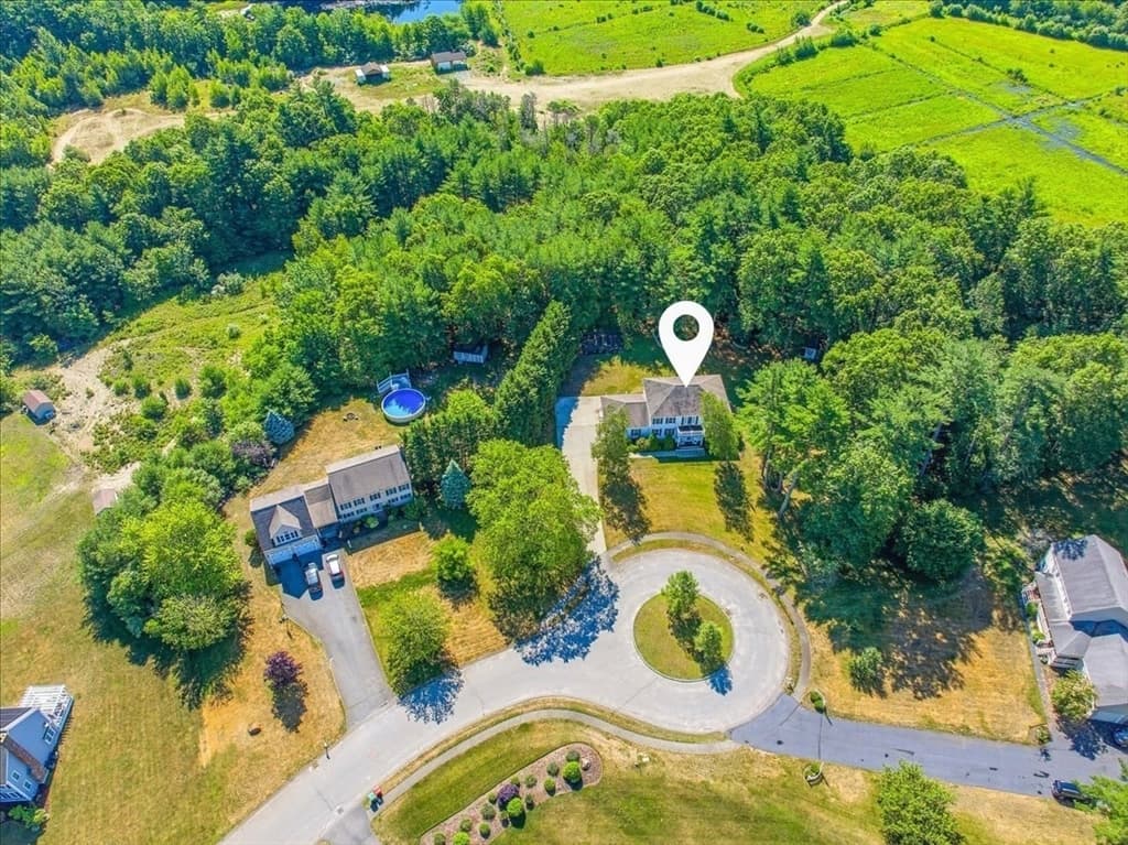 12 Spenser Dr, Halifax MA 02338