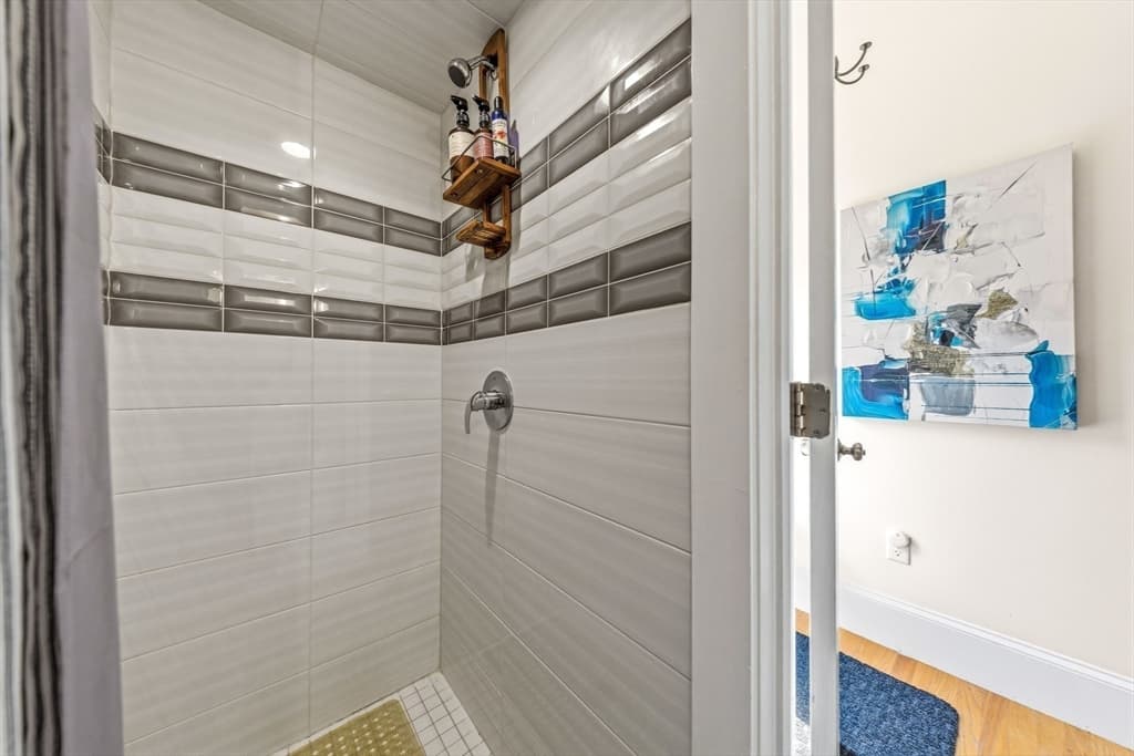 Condominium at 36 Oak St # 1, Somerville MA 02143, photo 10 of 28