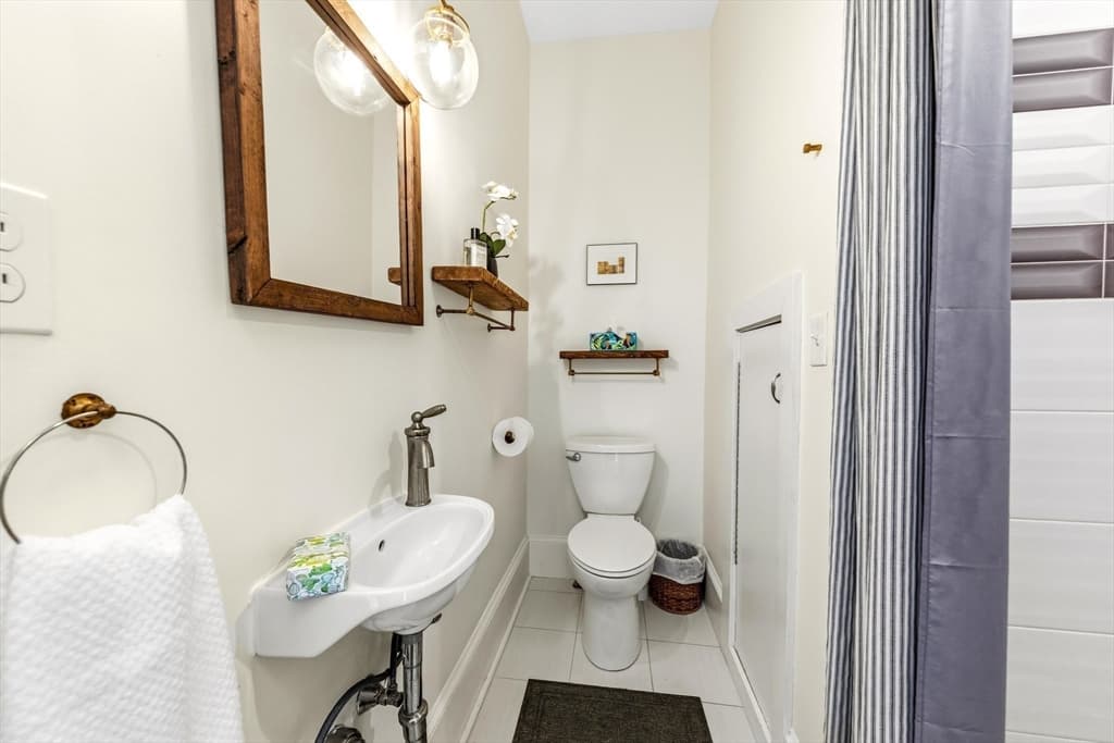 Condominium at 36 Oak St # 1, Somerville MA 02143, photo 8 of 28