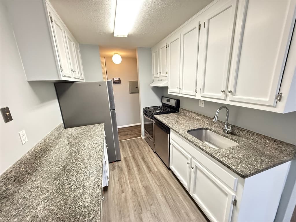 14 Shrewsbury Green Dr # D, Shrewsbury MA 01545