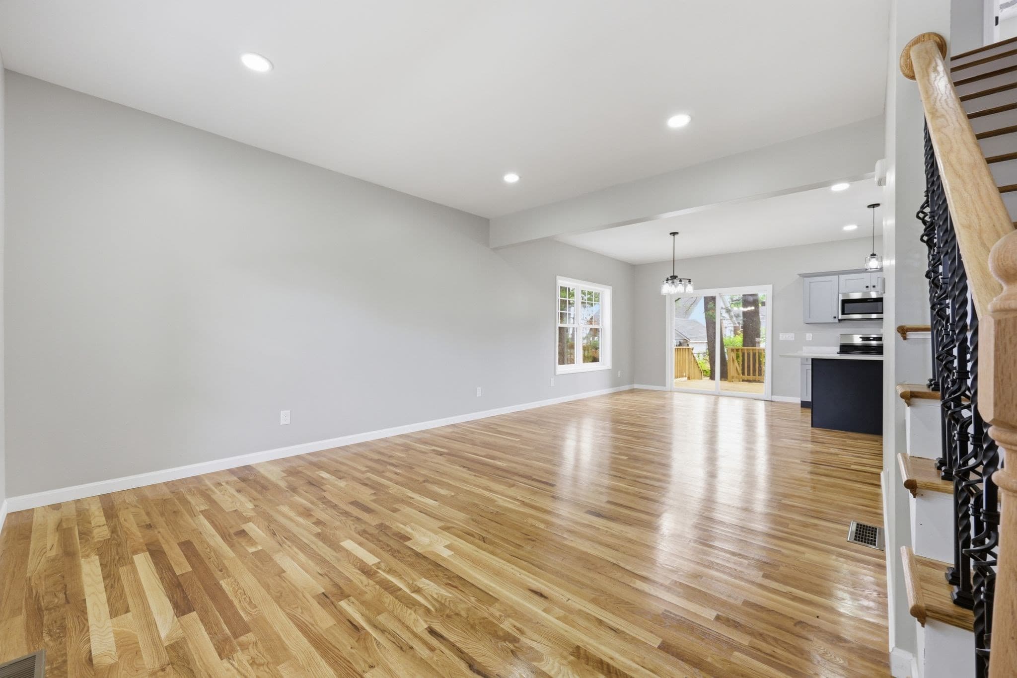 Single Family Residence at 30 Goldenrod, Springfield MA 01109, Springfield, photo 7 of 38