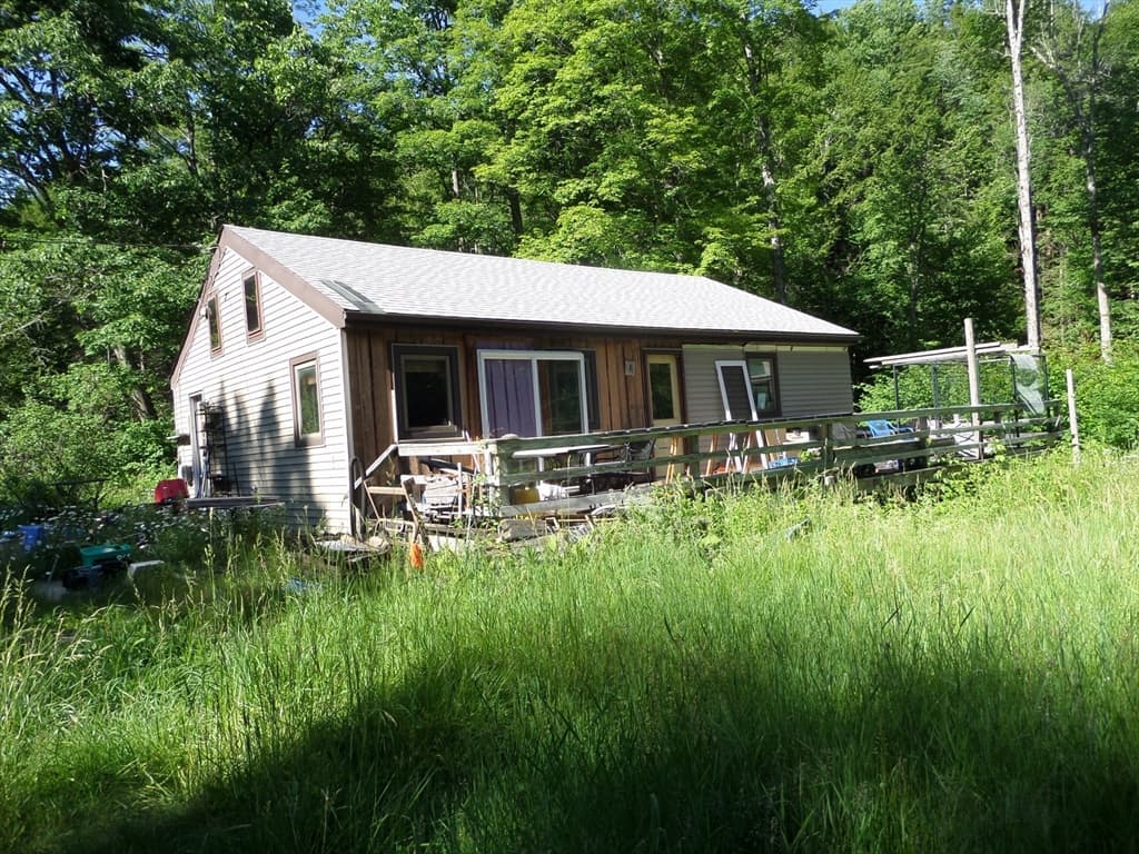 30 River Rd, Middlefield MA 01050