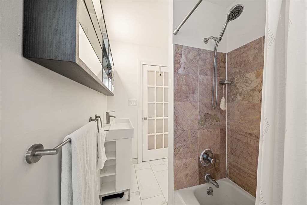 Condominium at 6 Fourth St Pl # 3, Cambridge MA 02141, photo 16 of 34