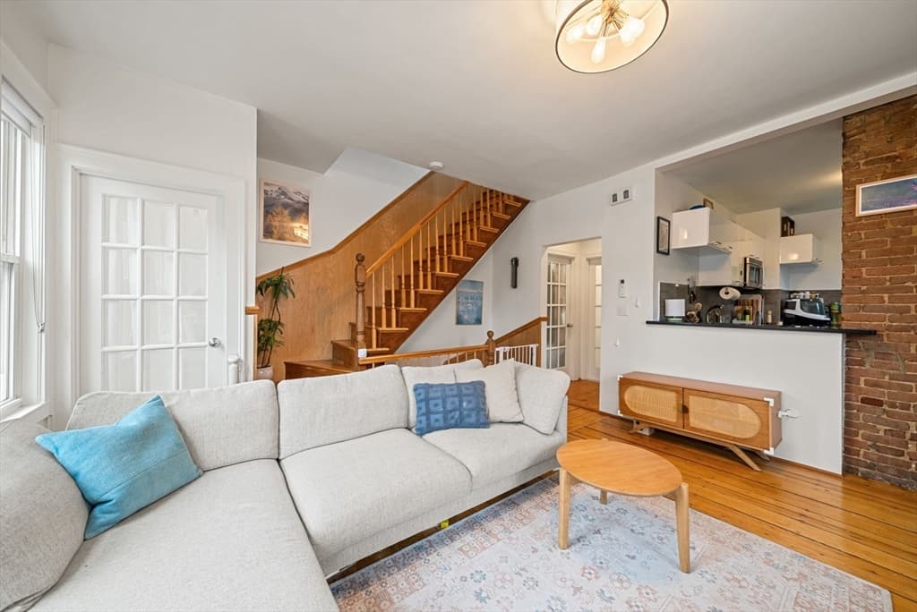 Condominium at 6 Fourth St Pl # 3, Cambridge MA 02141, photo 5 of 34