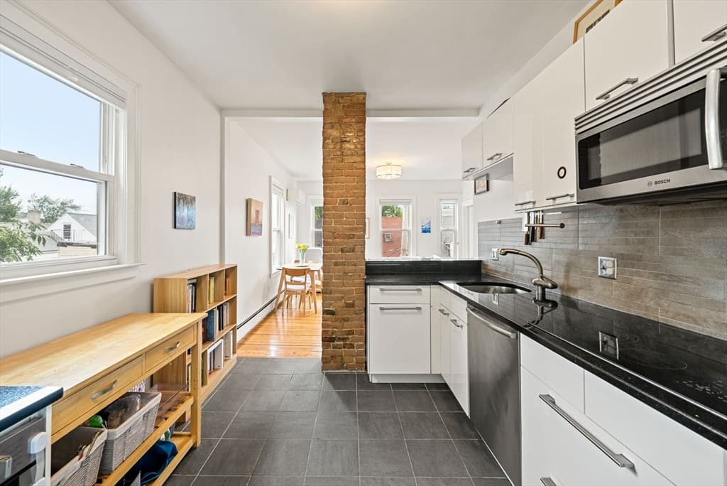 Condominium at 6 Fourth St Pl # 3, Cambridge MA 02141, photo 10 of 34