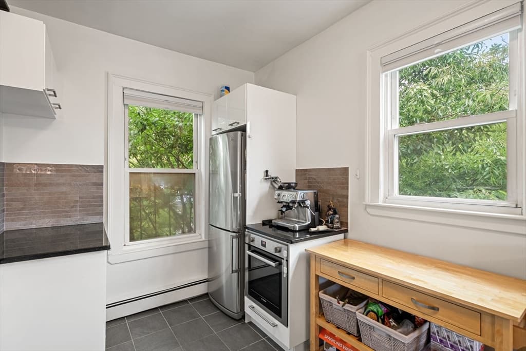 Condominium at 6 Fourth St Pl # 3, Cambridge MA 02141, photo 8 of 34
