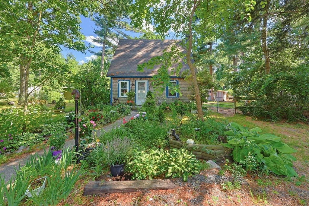 19 King Street, Norfolk MA 02056