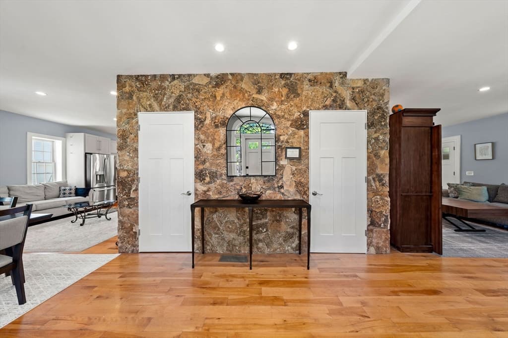 199 Main St, Medway MA 02053 photo 2