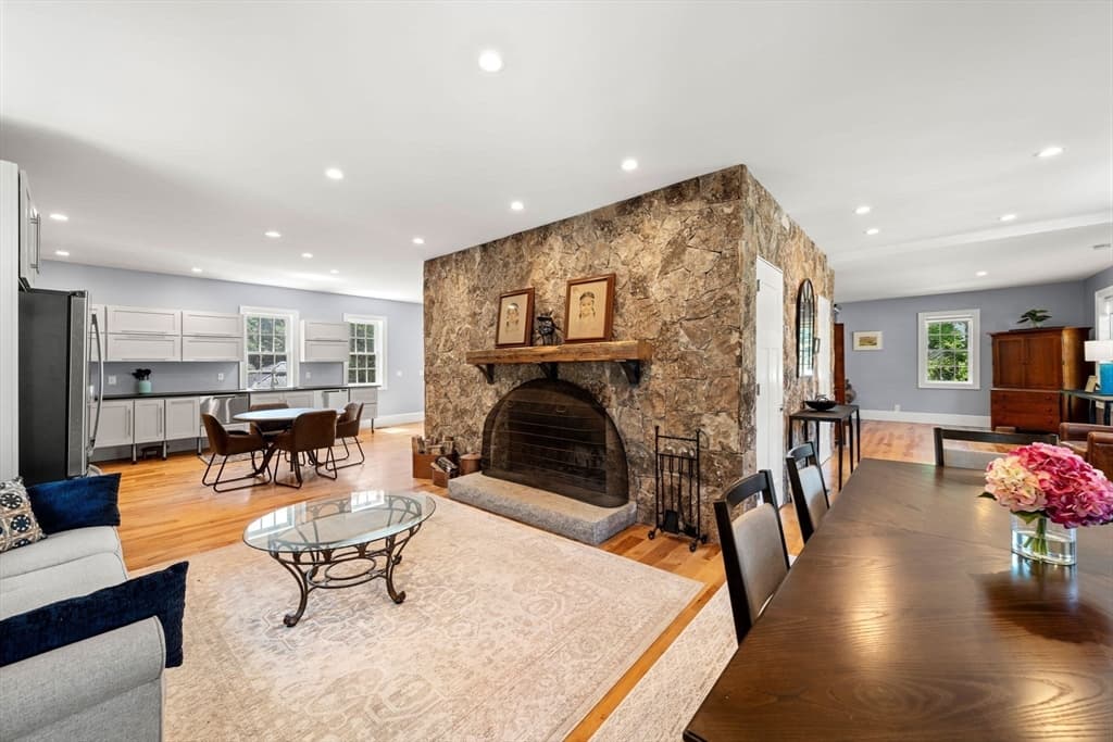 199 Main St, Medway MA 02053 photo 3