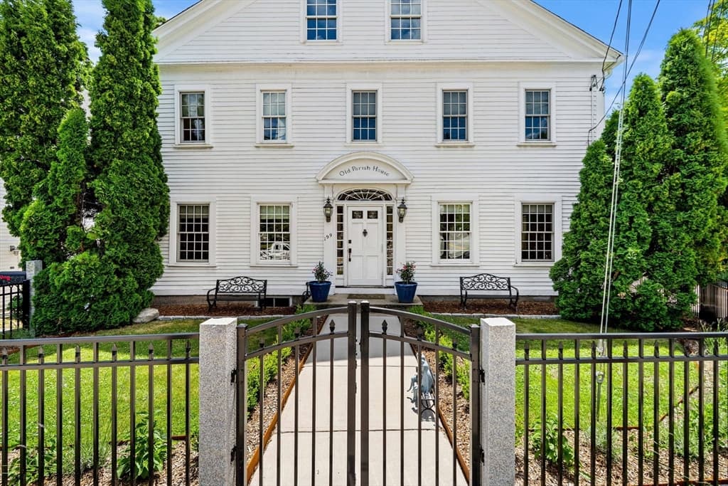199 Main St, Medway MA 02053