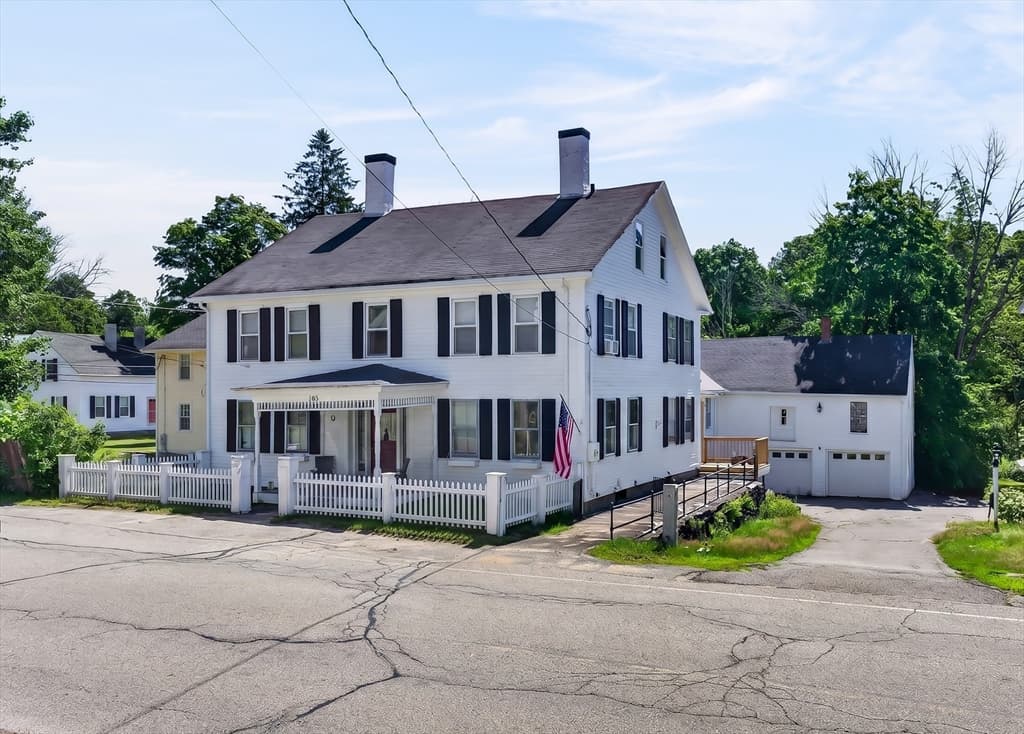105 South St, Barre MA 01005