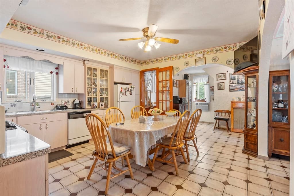 Multi Family at 495 Main St, Medford MA 02155, photo 6 of 41