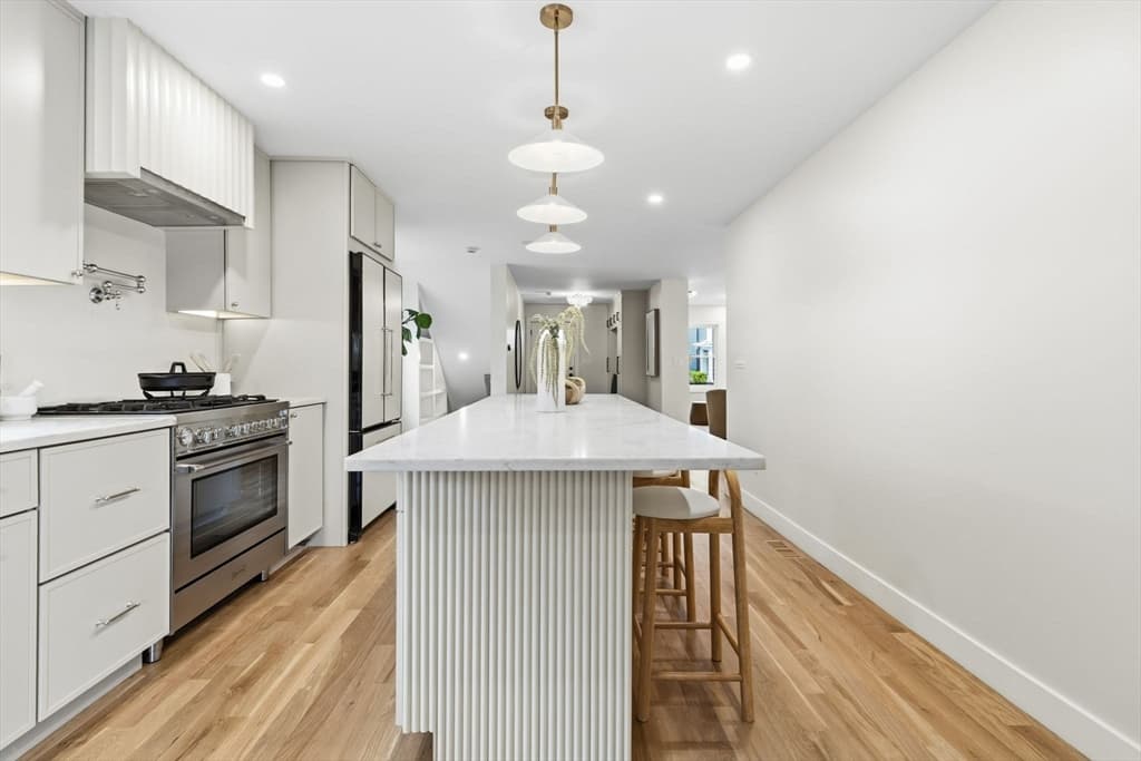 34 Governor Winthrop Rd # 1, Somerville MA 02145 photo 6