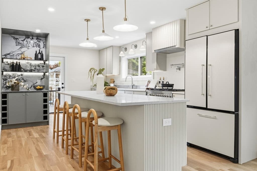 34 Governor Winthrop Rd # 1, Somerville MA 02145