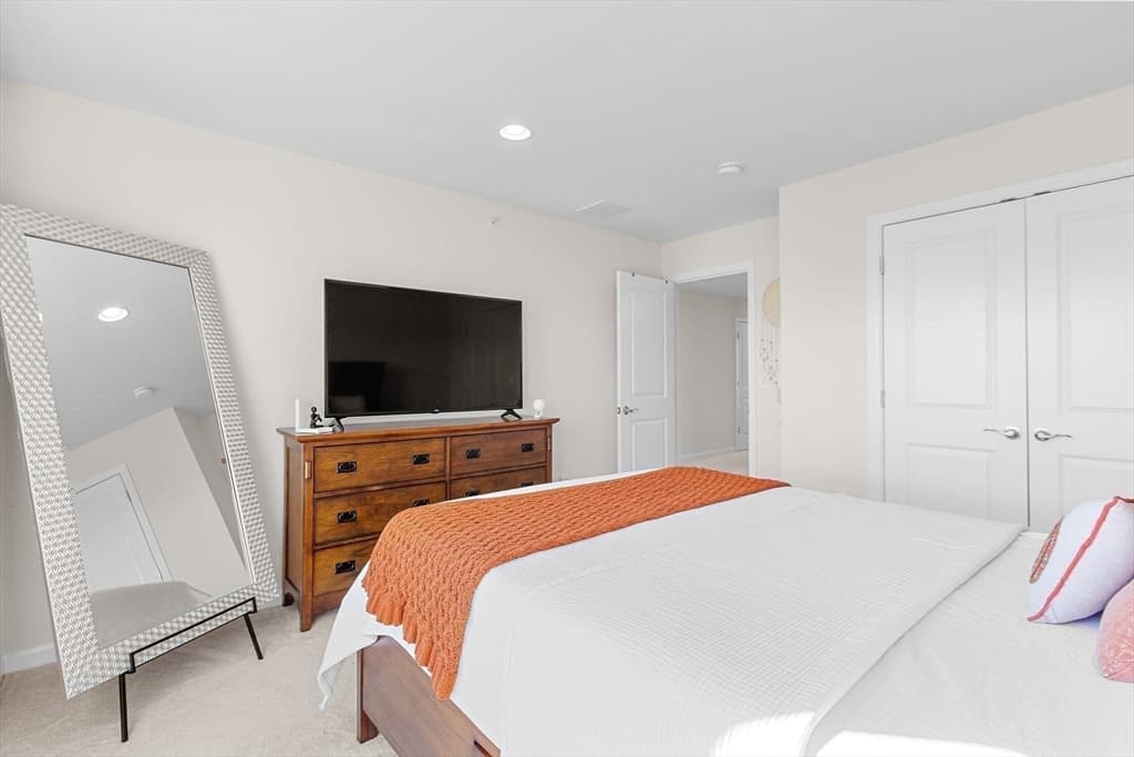 Condominium at 30 Magnolia Drive # 30, Hopkinton MA 01748, photo 23 of 38