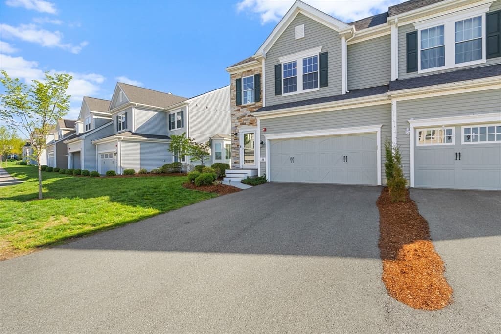 Condominium at 30 Magnolia Drive # 30, Hopkinton MA 01748, photo 2 of 38