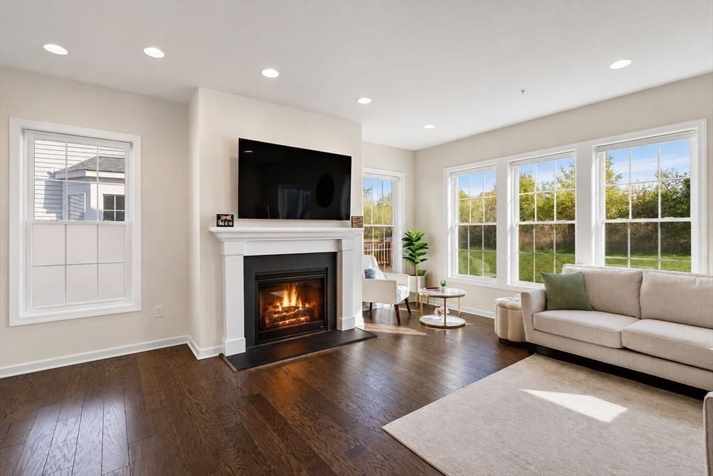 Condominium at 30 Magnolia Drive # 30, Hopkinton MA 01748, photo 13 of 38
