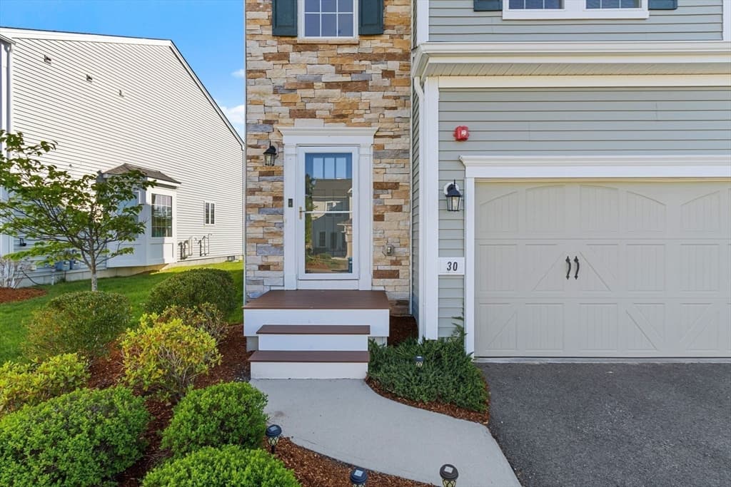 Condominium at 30 Magnolia Drive # 30, Hopkinton MA 01748, photo 32 of 38