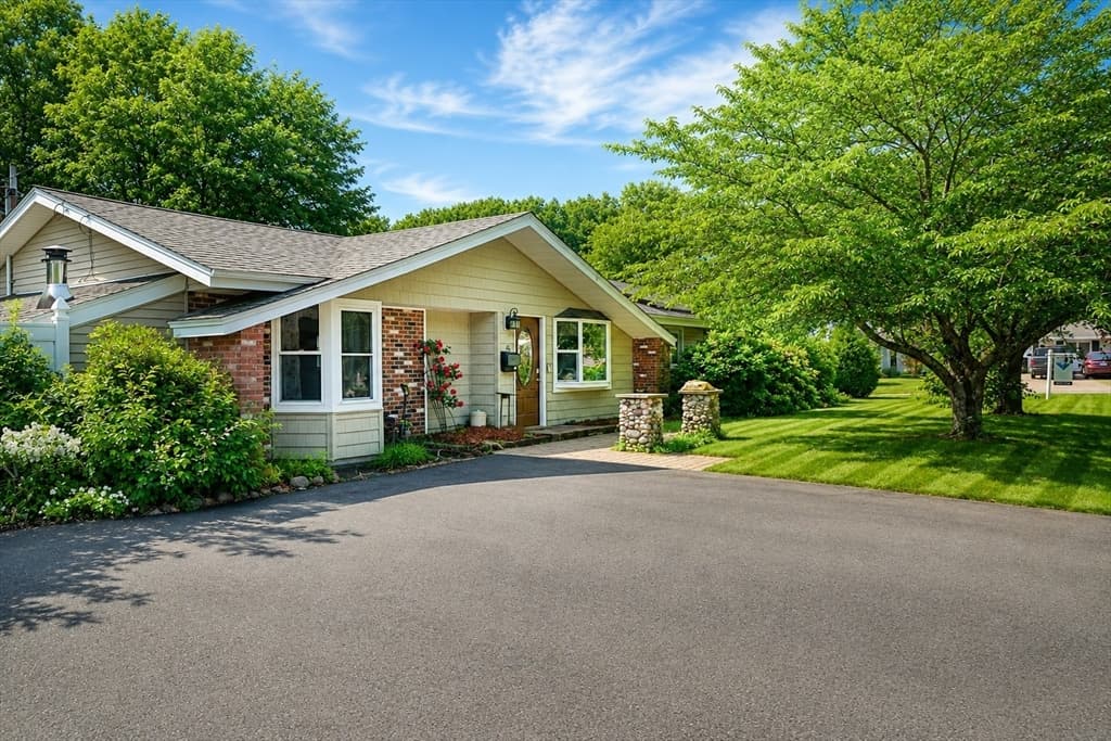 5 Elsie Rd, Brockton MA 02302
