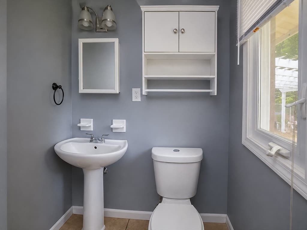 Single Family Residence at 5 Elsie Rd, Brockton MA 02302, photo 14 of 19