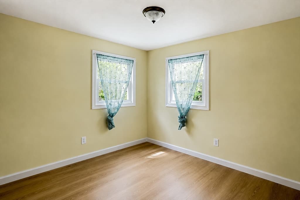 Single Family Residence at 5 Elsie Rd, Brockton MA 02302, photo 15 of 19