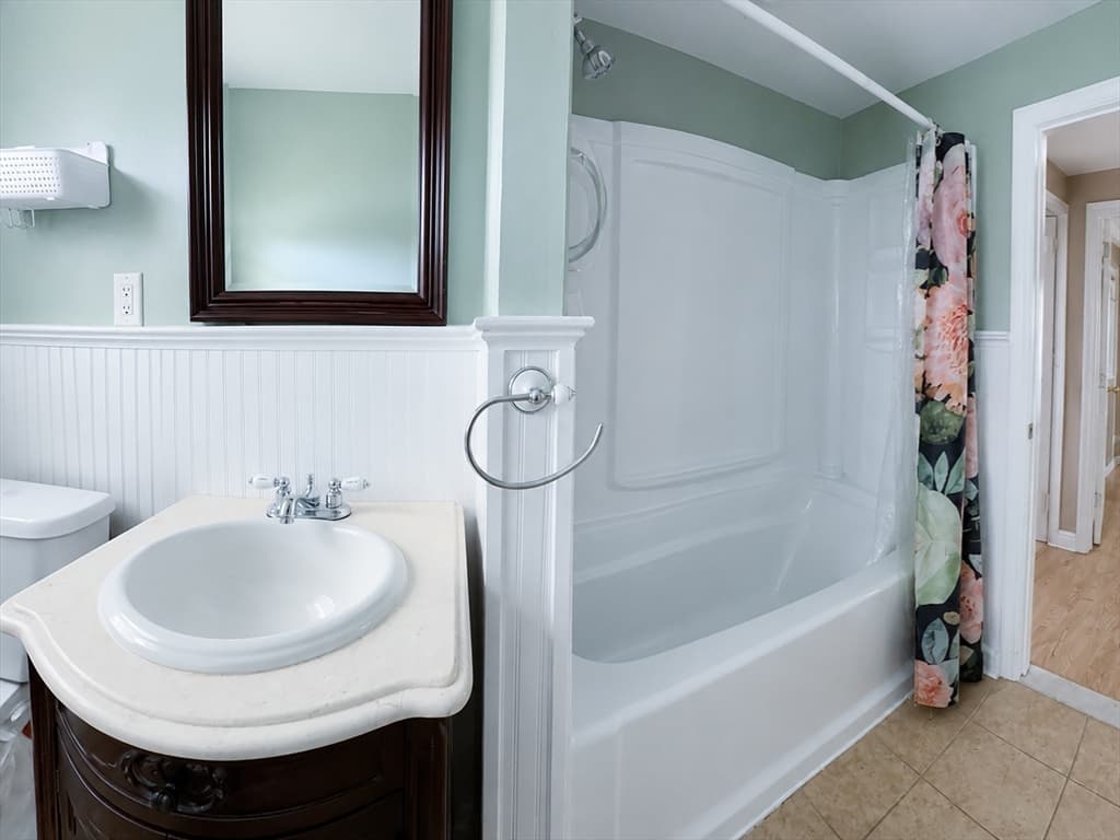 Single Family Residence at 5 Elsie Rd, Brockton MA 02302, photo 11 of 19