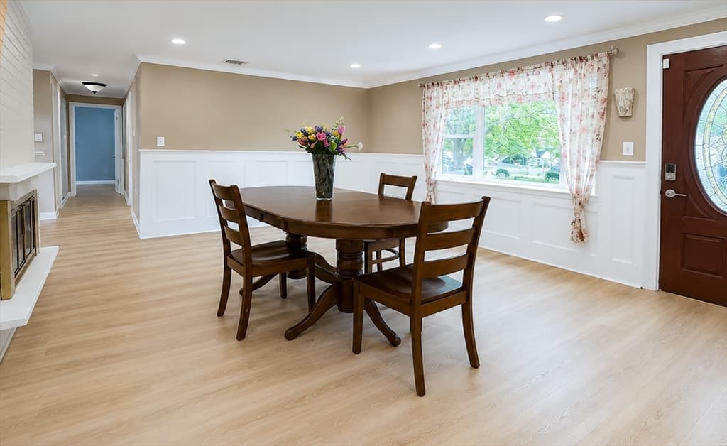 Single Family Residence at 5 Elsie Rd, Brockton MA 02302, photo 4 of 19