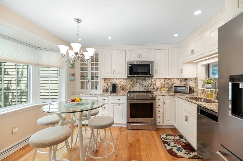 Condominium at 95 Village Post Road # 95, Danvers MA 01923, photo 6 of 34