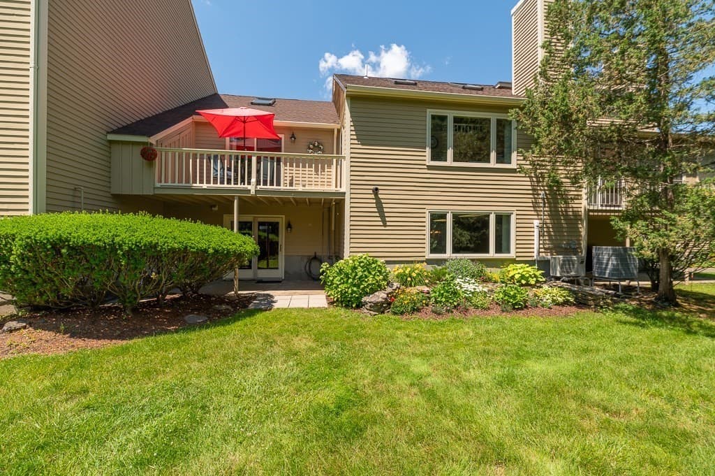 Condominium at 95 Village Post Road # 95, Danvers MA 01923, photo 26 of 34