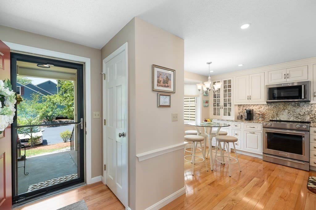Condominium at 95 Village Post Road # 95, Danvers MA 01923, photo 7 of 34