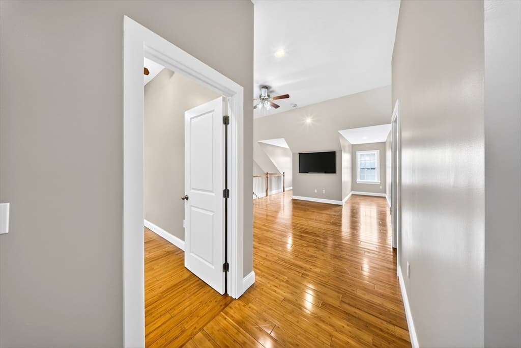 Condominium at 271 Draper St # 4, Fall River MA 02724, photo 17 of 28