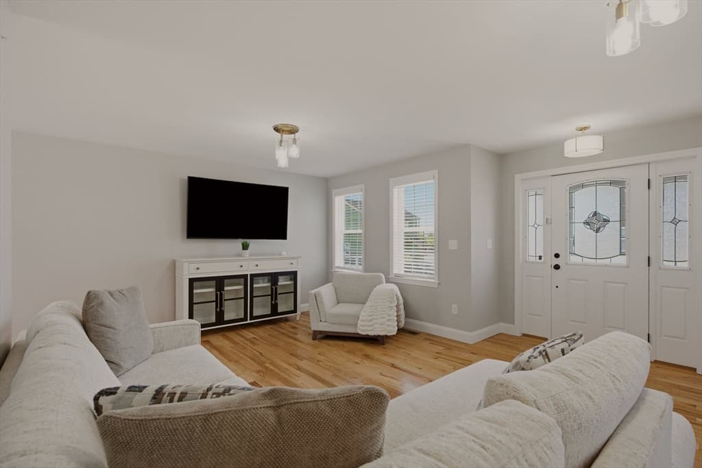 8 Princeton Circle, Fall River MA 02724 photo 6