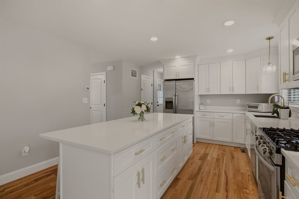 8 Princeton Circle, Fall River MA 02724 photo 12