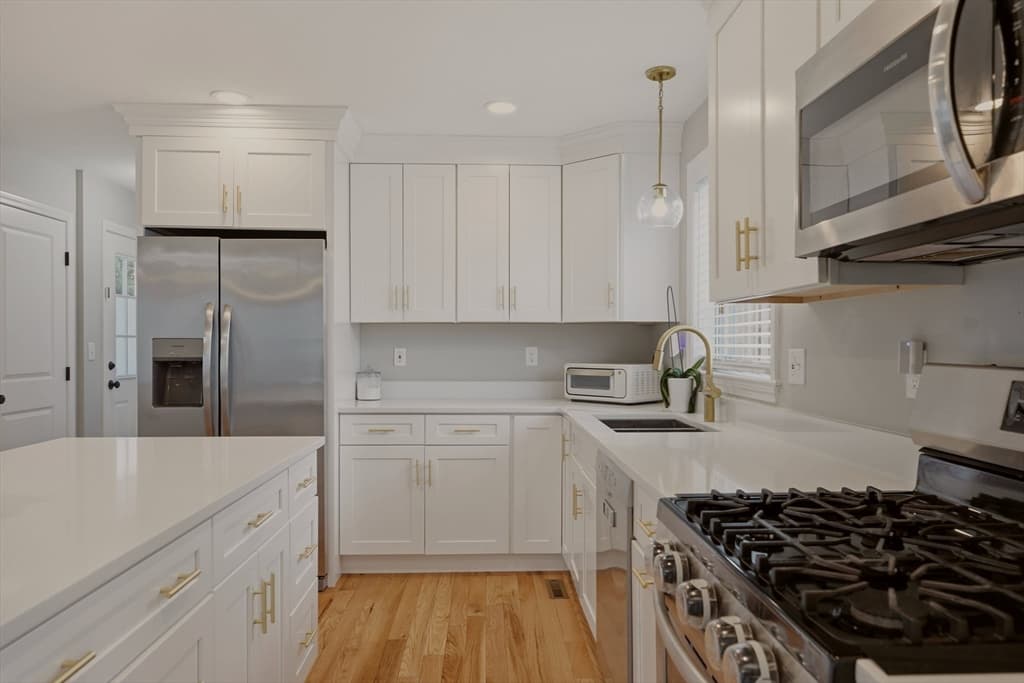 8 Princeton Circle, Fall River MA 02724 photo 10
