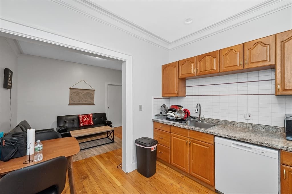 Condominium at 21 Park Vale Ave # 2, Boston MA 02134, Boston, photo 6 of 28