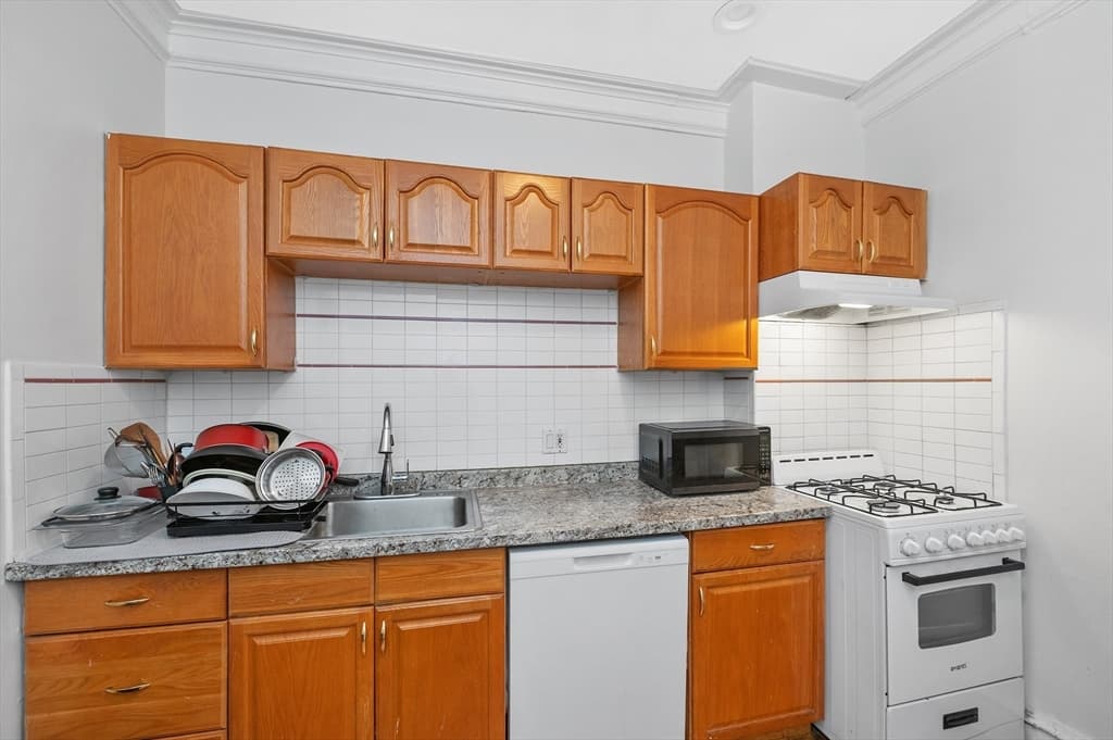 Condominium at 21 Park Vale Ave # 2, Boston MA 02134, Boston, photo 5 of 28