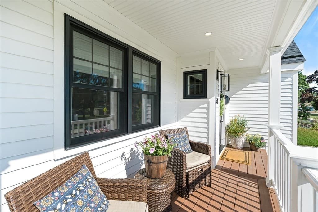 Single Family Residence at 57 Glendale Ave, Melrose MA 02176, photo 4 of 40