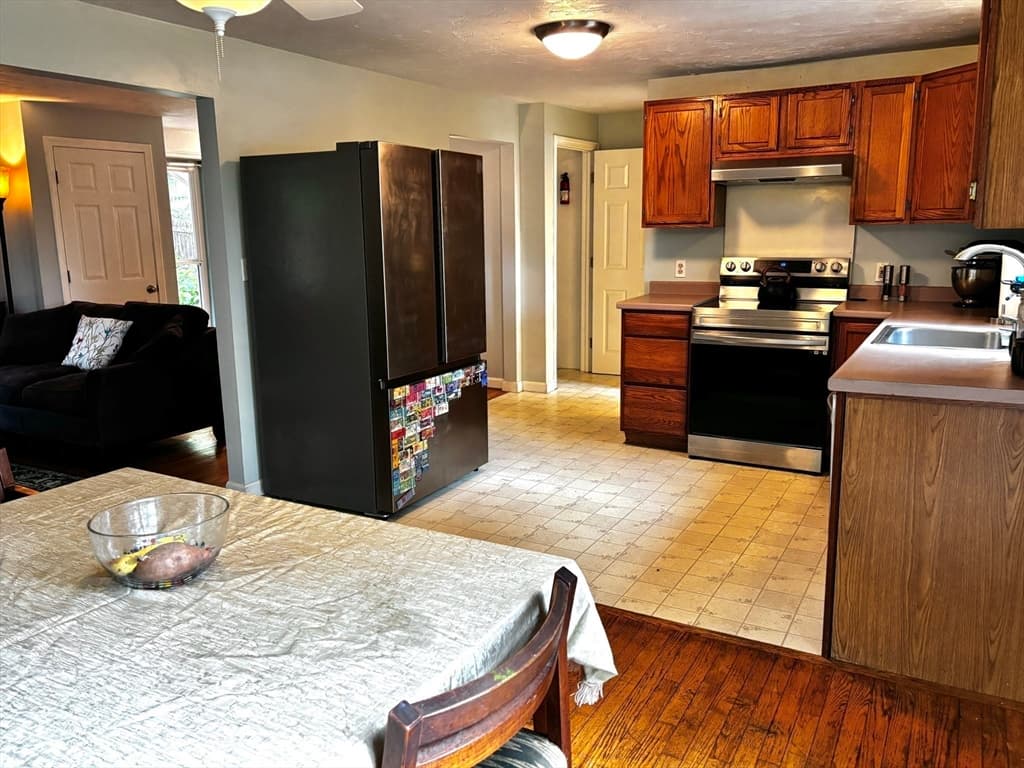 14 Ames Way, Pembroke MA 02359 photo 5