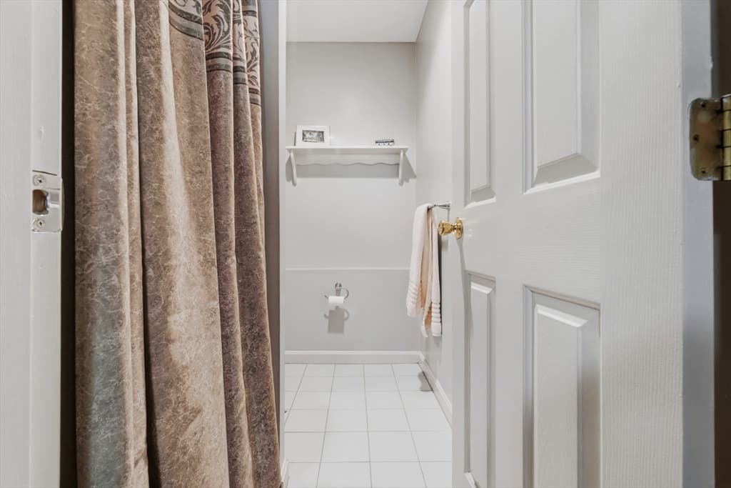 Condominium at 305 Salem St # 312, Woburn MA 01801, Woburn, photo 32 of 39