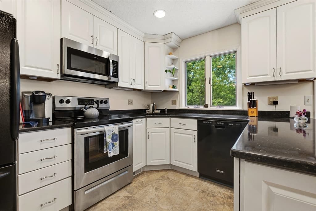 Condominium at 305 Salem St # 312, Woburn MA 01801, Woburn, photo 5 of 39