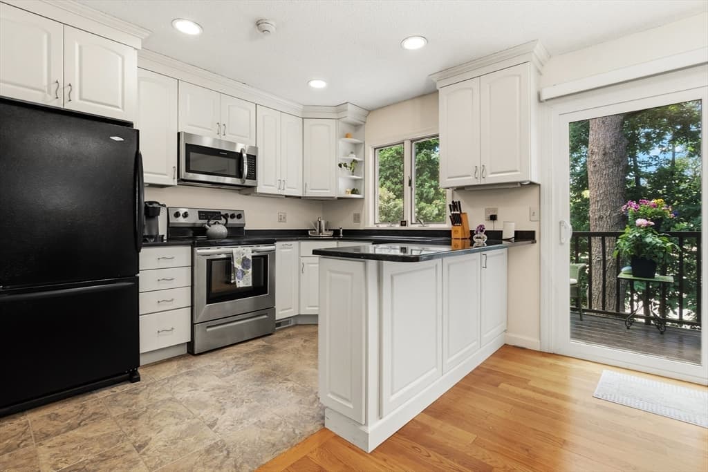 Condominium at 305 Salem St # 312, Woburn MA 01801, Woburn, photo 4 of 39