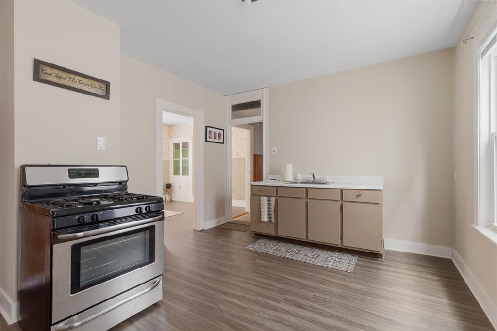 4 Family at 1152 Dorchester Ave, Boston MA 02125, Boston, photo 17 of 38
