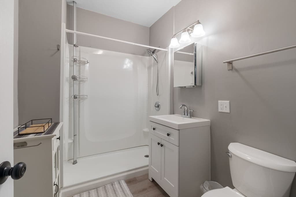 4 Family at 1152 Dorchester Ave, Boston MA 02125, Boston, photo 4 of 38