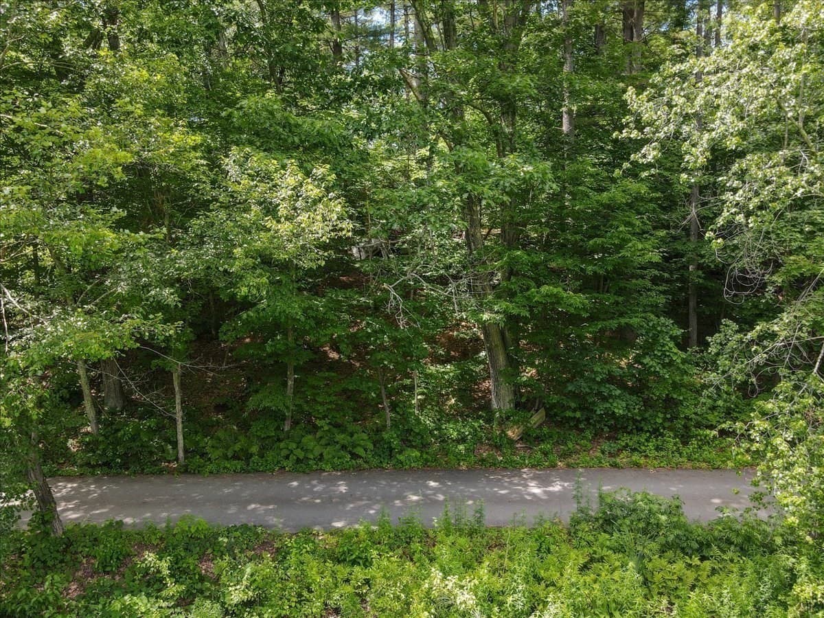 Residential at 9 Georgia Rd, Groton MA 01450, photo 17 of 28