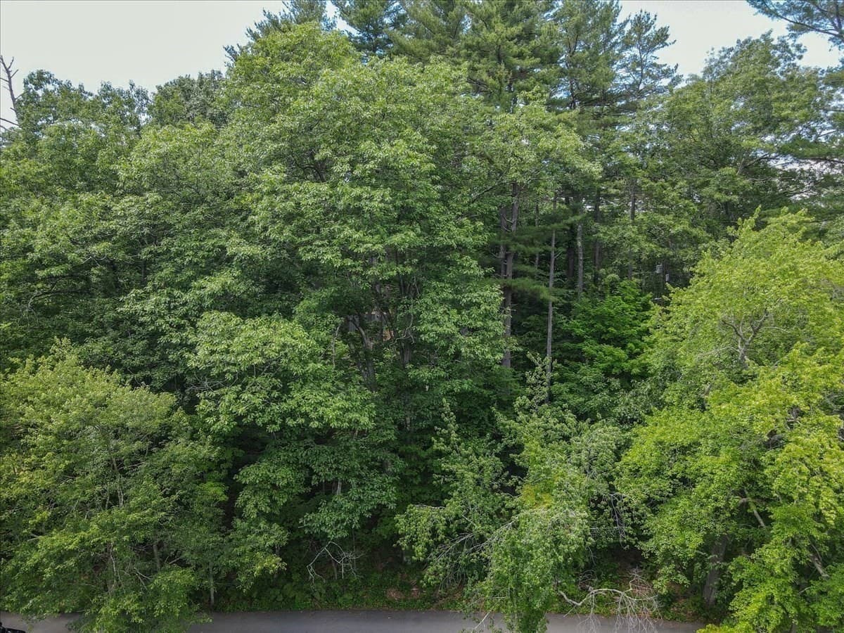 Residential at 9 Georgia Rd, Groton MA 01450, photo 15 of 28