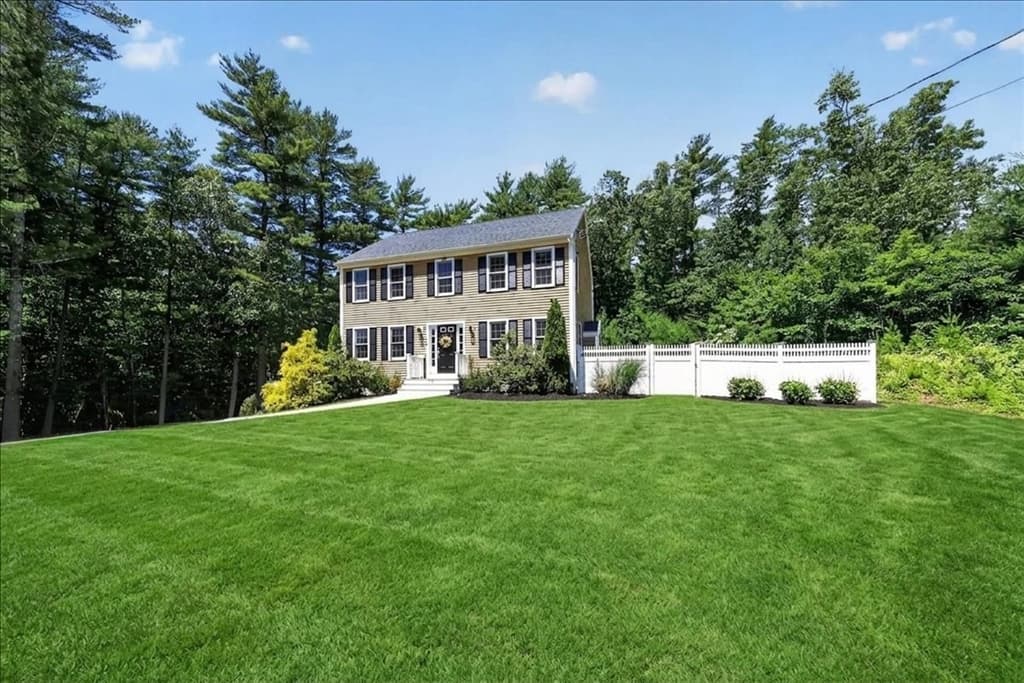 73 Ring Road, Kingston MA 02364