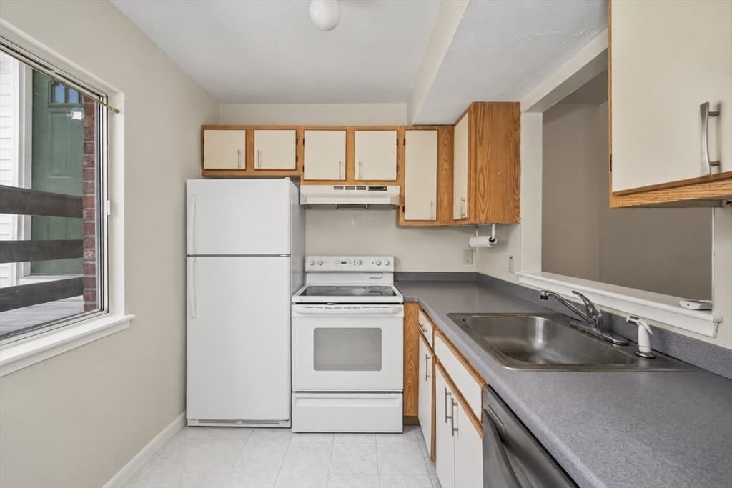 235 Lake St # D, Weymouth MA 02189 photo 5